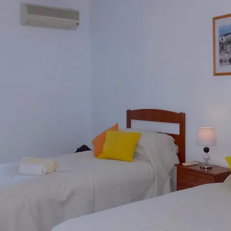 Crisantemos Family House With Garden And Pool Сasa de vacaciones