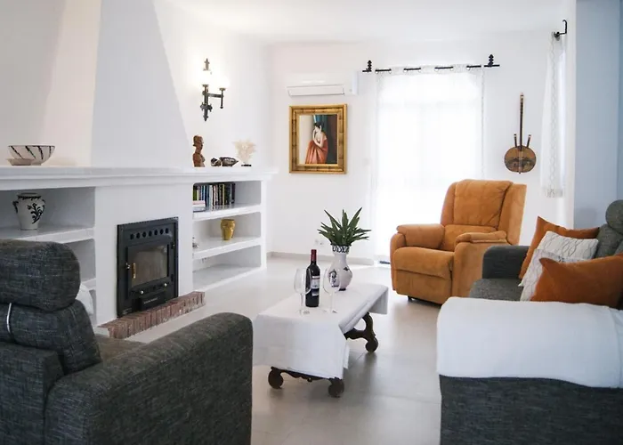 Сasa de vacaciones Crisantemos Family House With Garden And Pool *