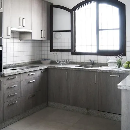 Crisantemos Family House With Garden And Pool