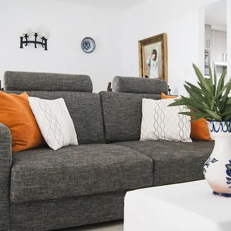 Crisantemos Family House With Garden And Pool Holiday home *