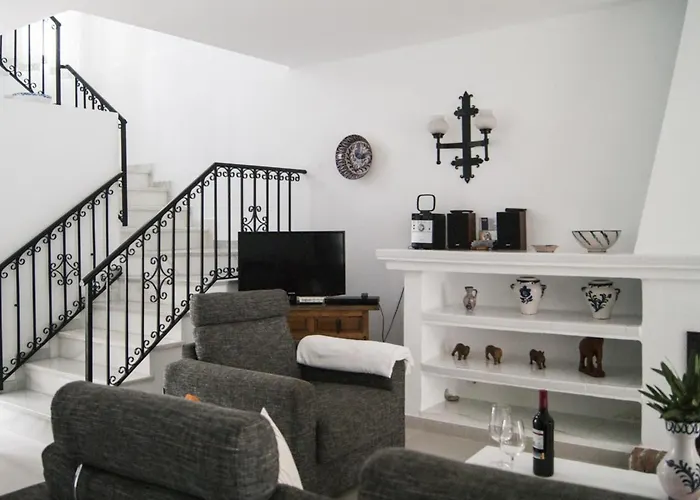 Crisantemos Family House With Garden And Pool 別荘 ネルハ