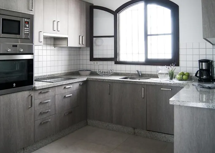 Crisantemos Family House With Garden And Pool